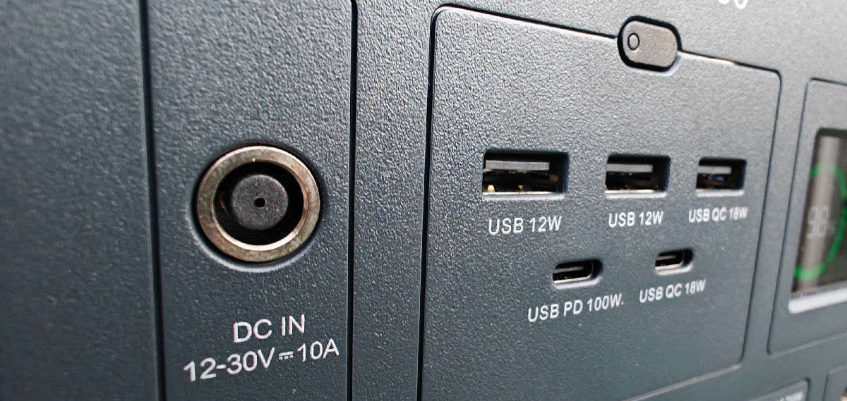 Schneider Electric OffGrid 730 USB Aansluitingen