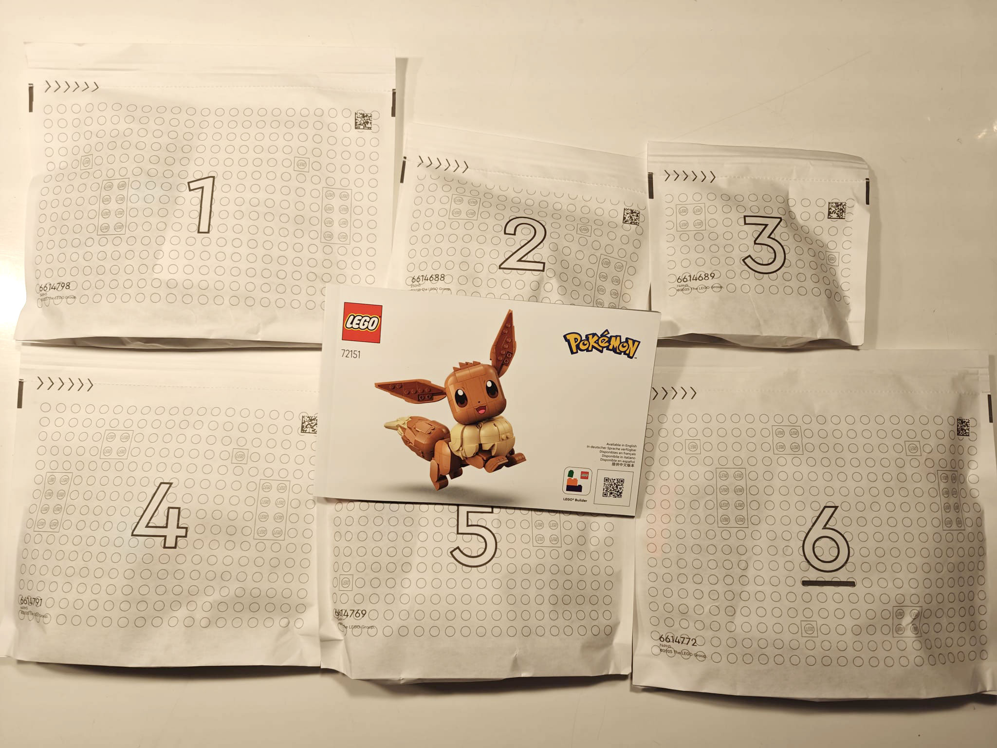 LEGO Pokémon Eevee Uitgepakt