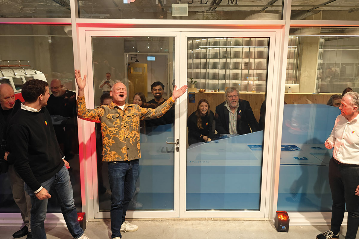 Apple Museum geopend door Ed