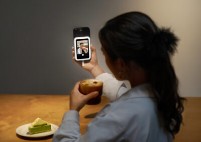 insta360 snap selfie screen lifestyle 20251223 115112