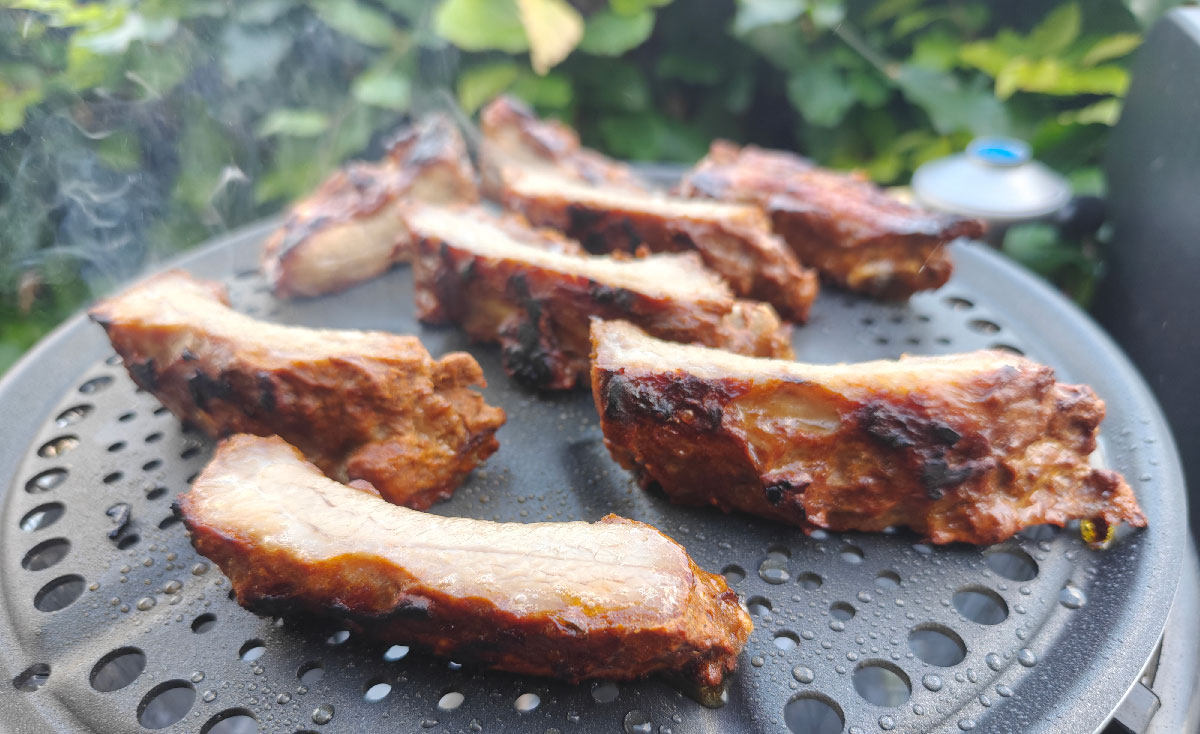 Cobb Premier+ Gas 2.0 Gasbrander Spareribs