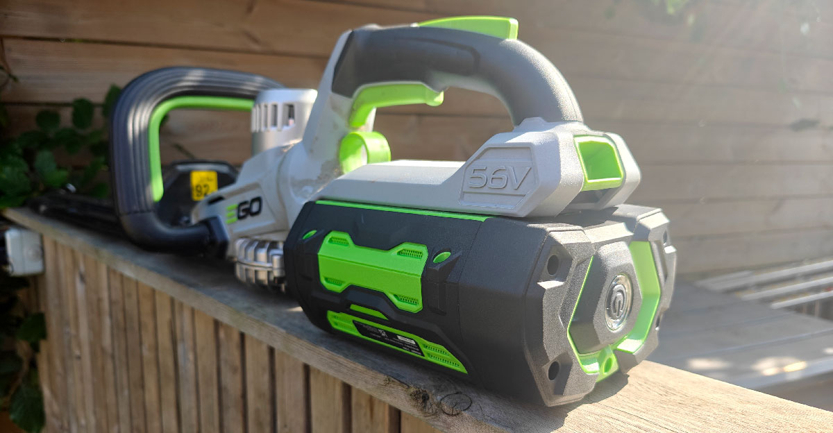 EGO Power+ BA2800T met EGO HT5100E Heggenschaar