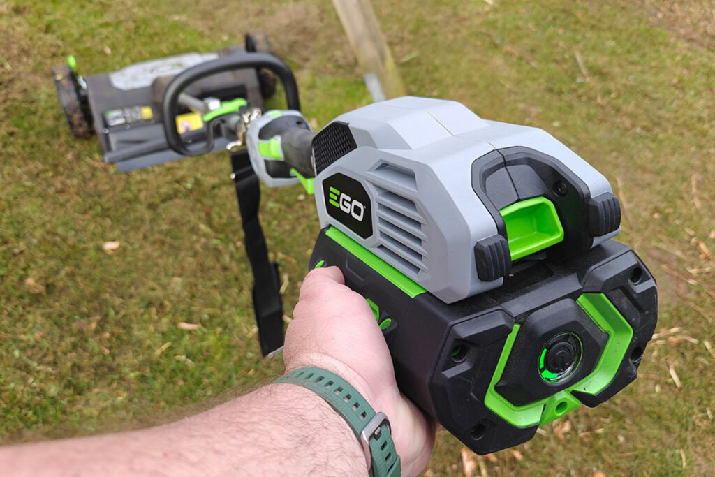 EGO Power+ Power Head PH1400E met DA1400 Verticuteer Accessoire