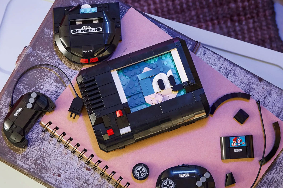 LEGO SEGA Mega Drive geopend
