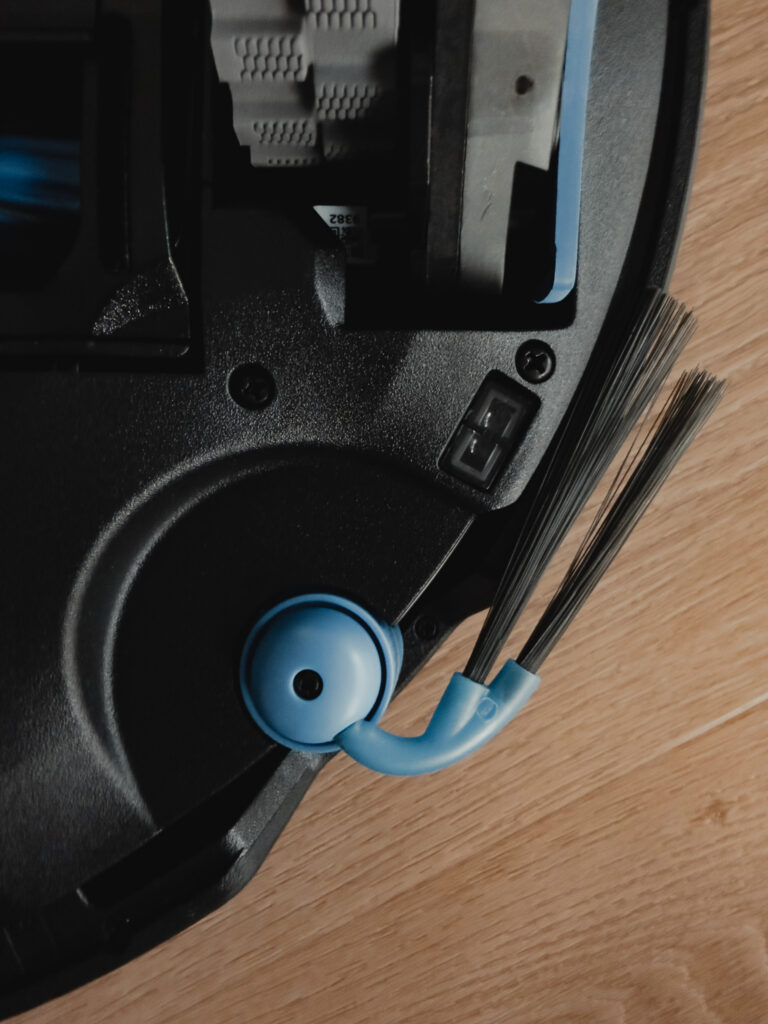 ECOVACS DEEBOT X12 OmniCyclone