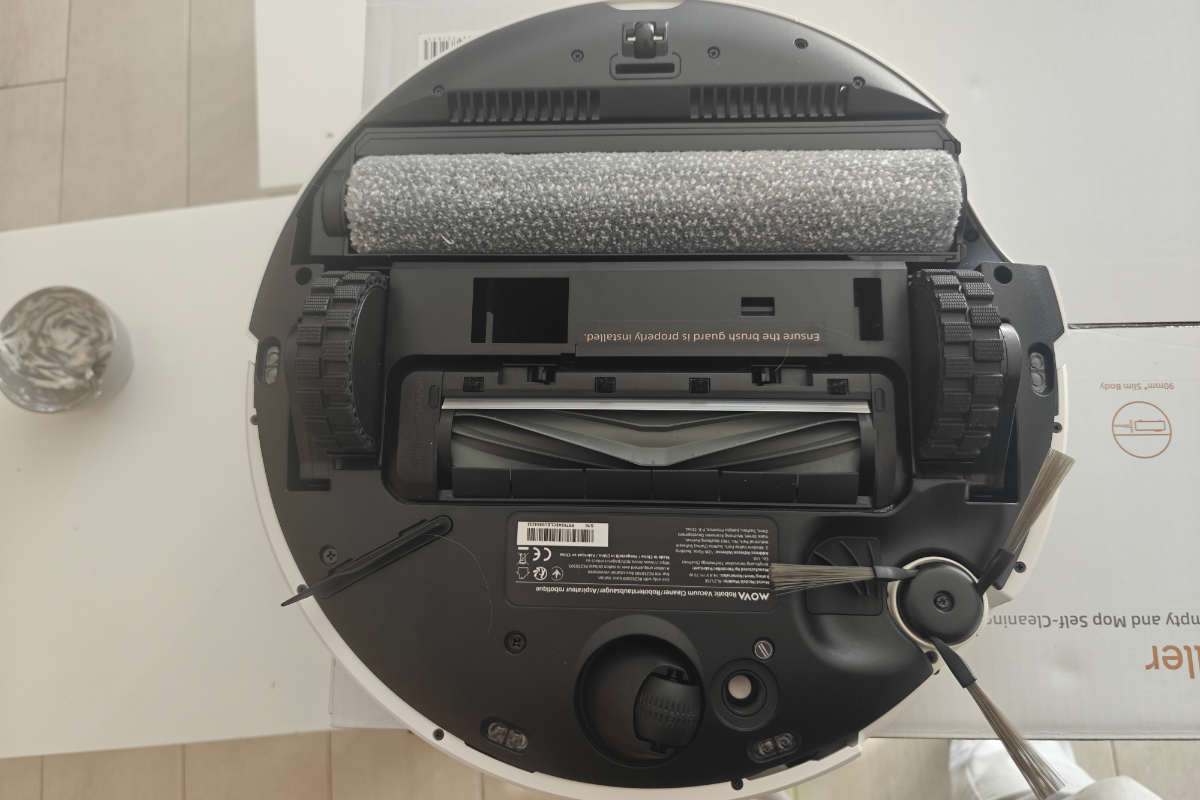 Mova S70 Roller Onderkant van de robotstofzuiger