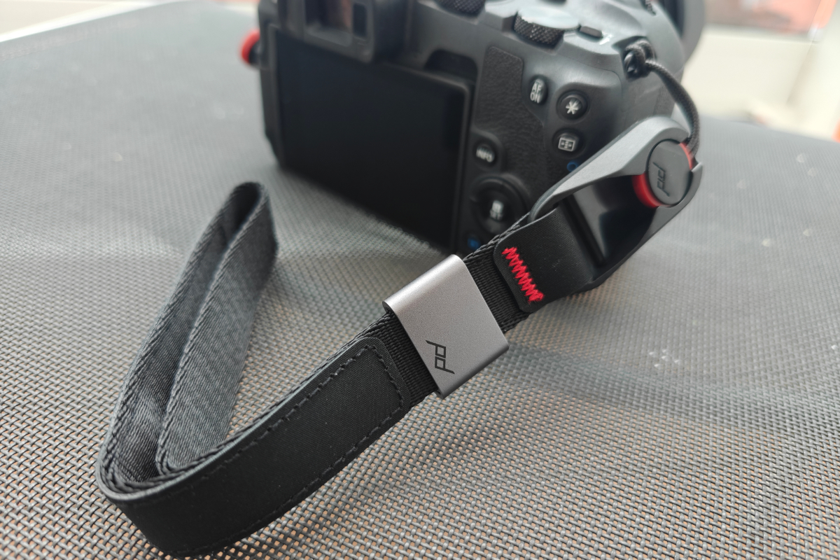 Peak Design Cuff Detail