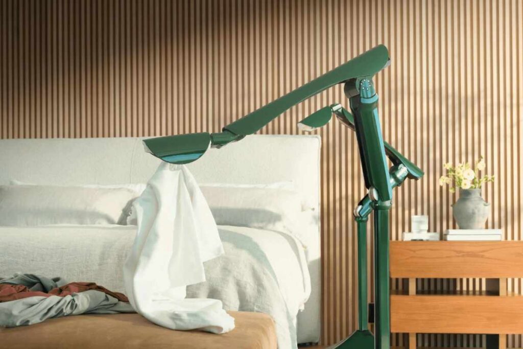 Sincere Robot Lamp